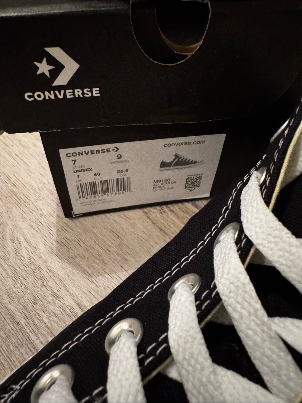 Converse Black & White Low Top Sneakers Chuck Taylor size 9wns 7mens - Picture 4 of 7